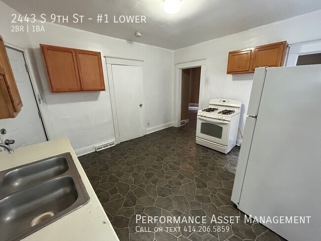Foto del edificio - South Side 2 bed lower unit!