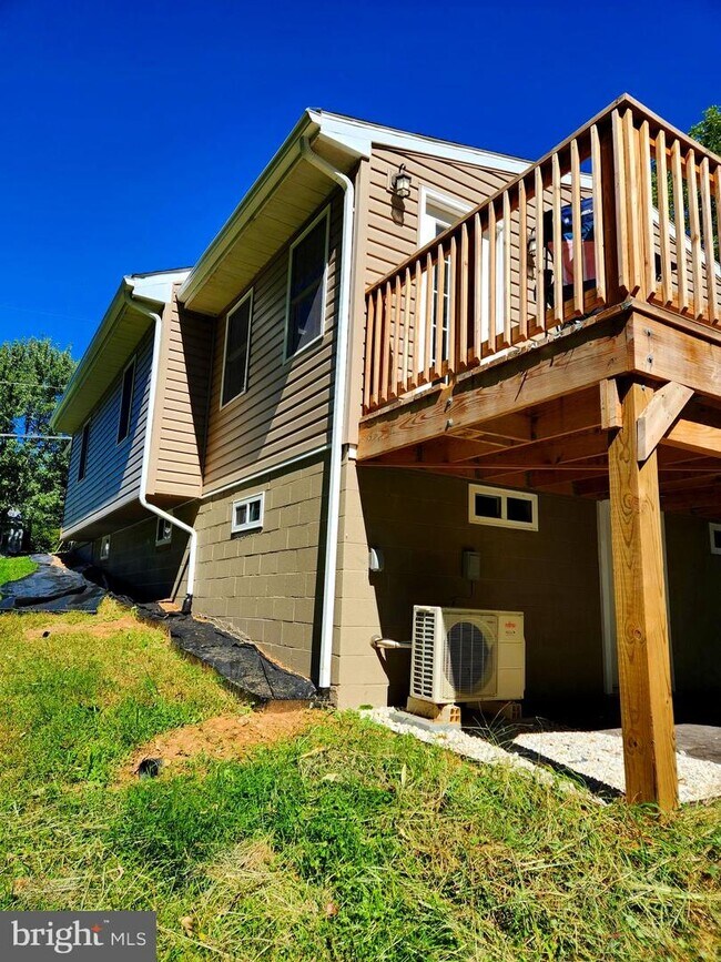 Foto del edificio - 1369 Avon Bend Rd