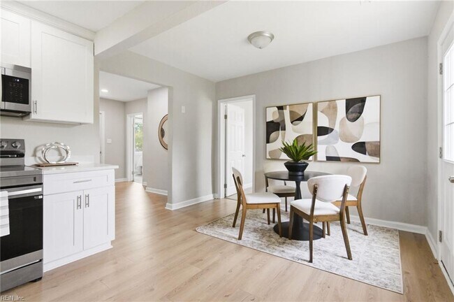 Foto del edificio - 6388 Partridge St