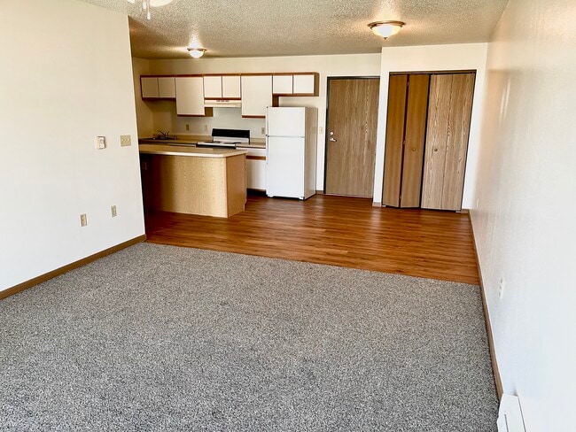 Building Photo - 623 Amy Dr