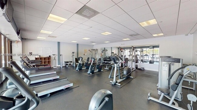 Foto del edificio - 3675 N Country Club Dr