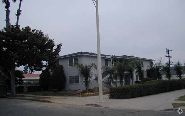Building Photo - 33-39 N Joanne Ave