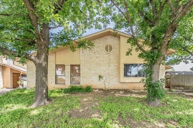 Primary Photo - 103 W Timberview Ln