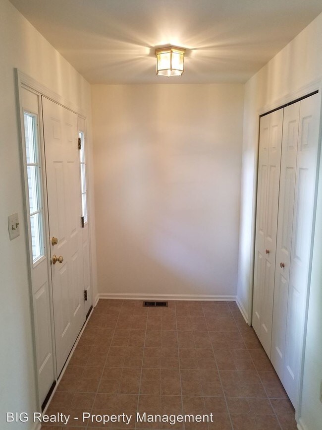 Building Photo - 480 Deer Run Ct