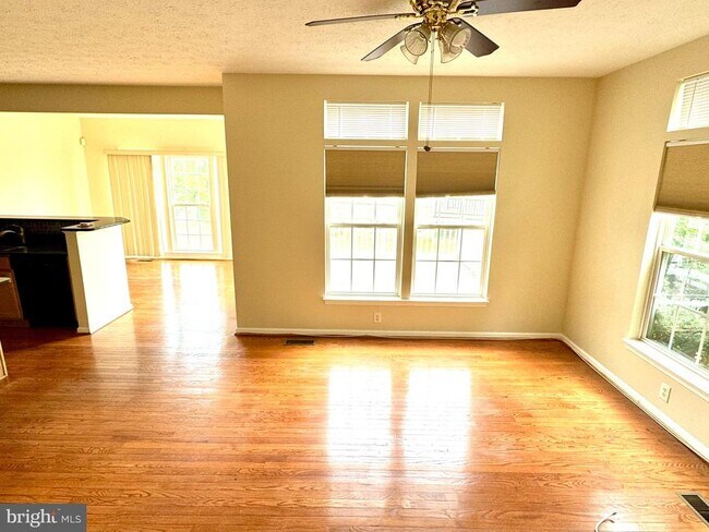 Building Photo - 2429 Knapps Way