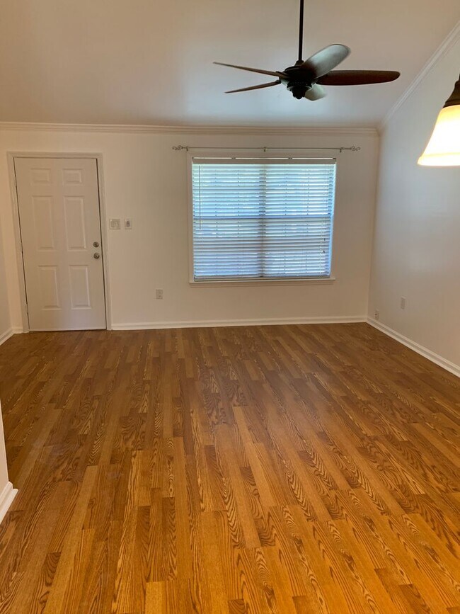 Building Photo - Fox Chase Townhome - Sandfly Area-Off Norw...