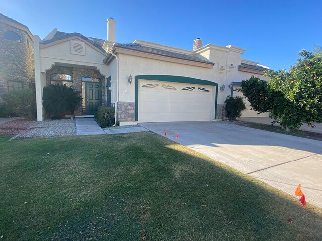 Foto del edificio - Gorgeous Golf Course Townhome