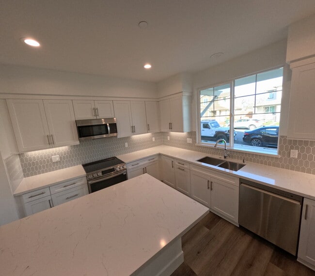 Foto del edificio - 2716 Amora Cir