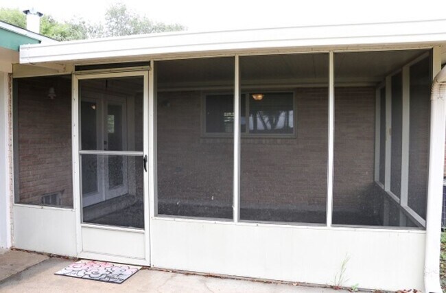 Building Photo - 118 Catalina Cir
