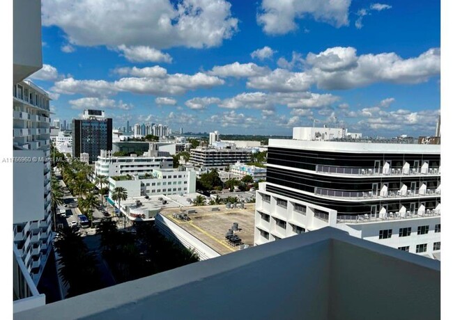 Foto del edificio - 100 Lincoln Rd