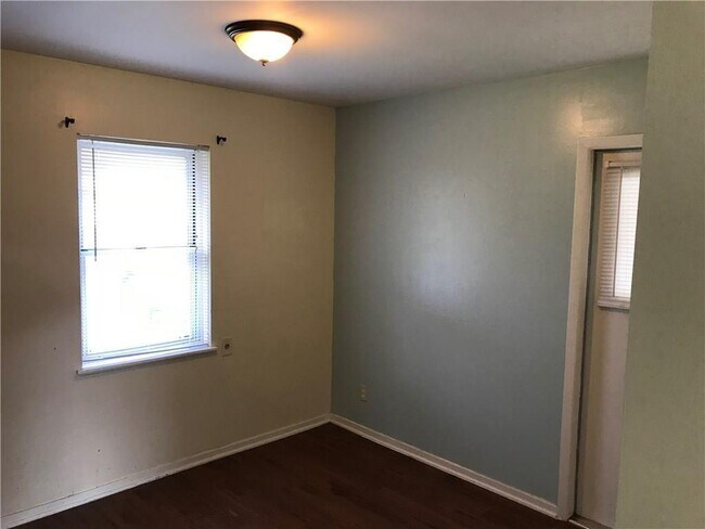 Foto del edificio - 7513 Eastcrest Dr