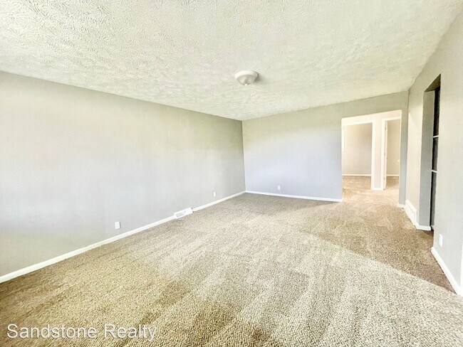 Building Photo - 3 br, 1 bath House - 2135 Reeves