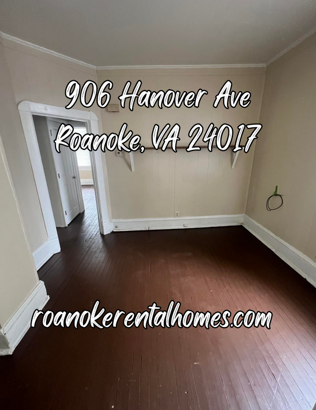 Building Photo - 906 Hanover Ave Roanoke VA 24017 - 2bed/1b...