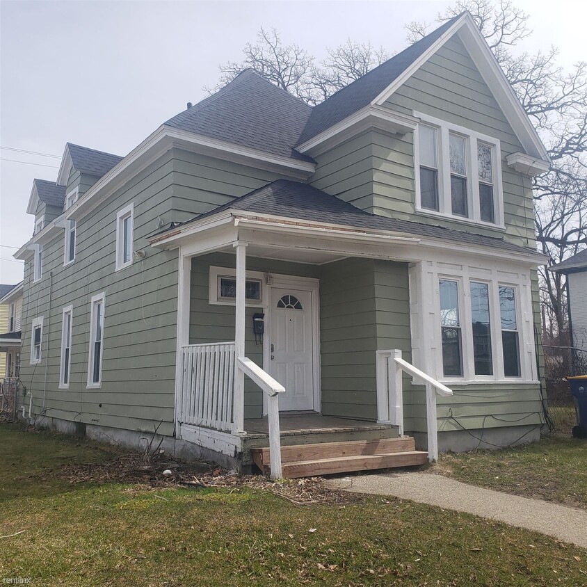 Primary Photo - 4 br, 2 bath House - Cass 1100 Cass