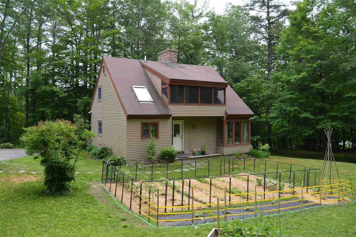 Primary Photo - 13 Trow Hill Rd