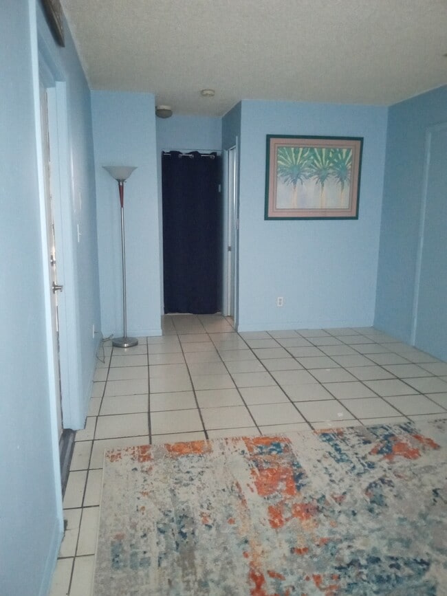 Foto del edificio - 1101 NE 5th Ter