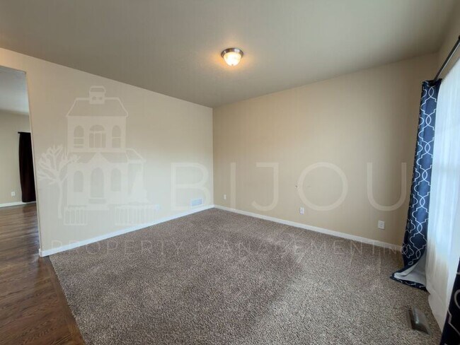 Foto del edificio - 7356 Big Prairie Ct