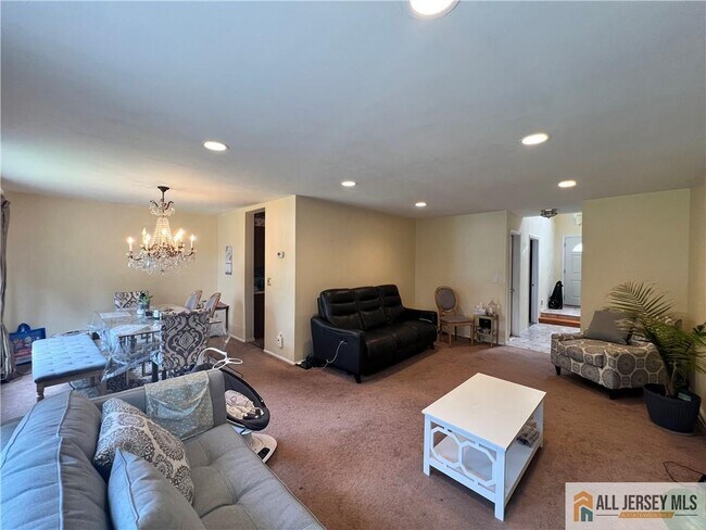 Foto del edificio - 15 Jeffrey Cir