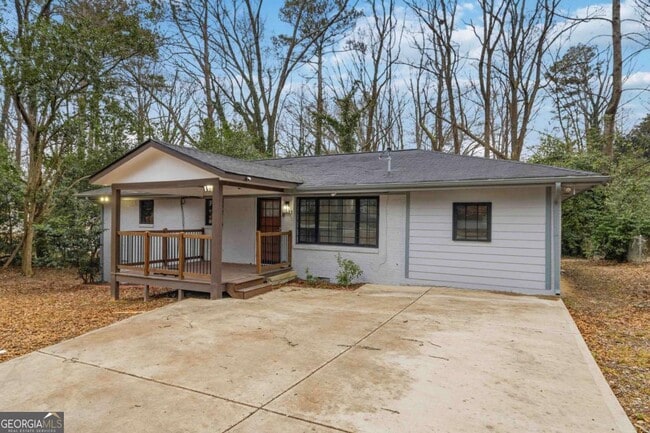 Building Photo - 2953 Meadowview Dr SE