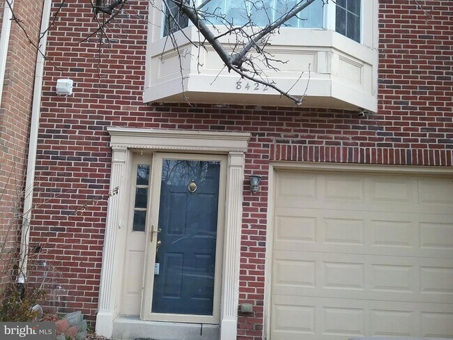 Foto del edificio - 8422 Ashford Blvd