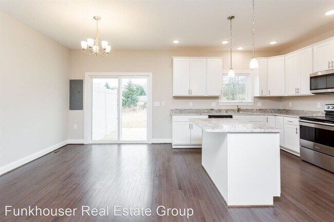 Building Photo - 3 br, 2.5 bath House - 1236 Bluemoon Dr