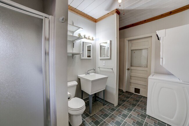 Foto del edificio - 2 Bed | 1.5 Bath in Midtown Tulsa!