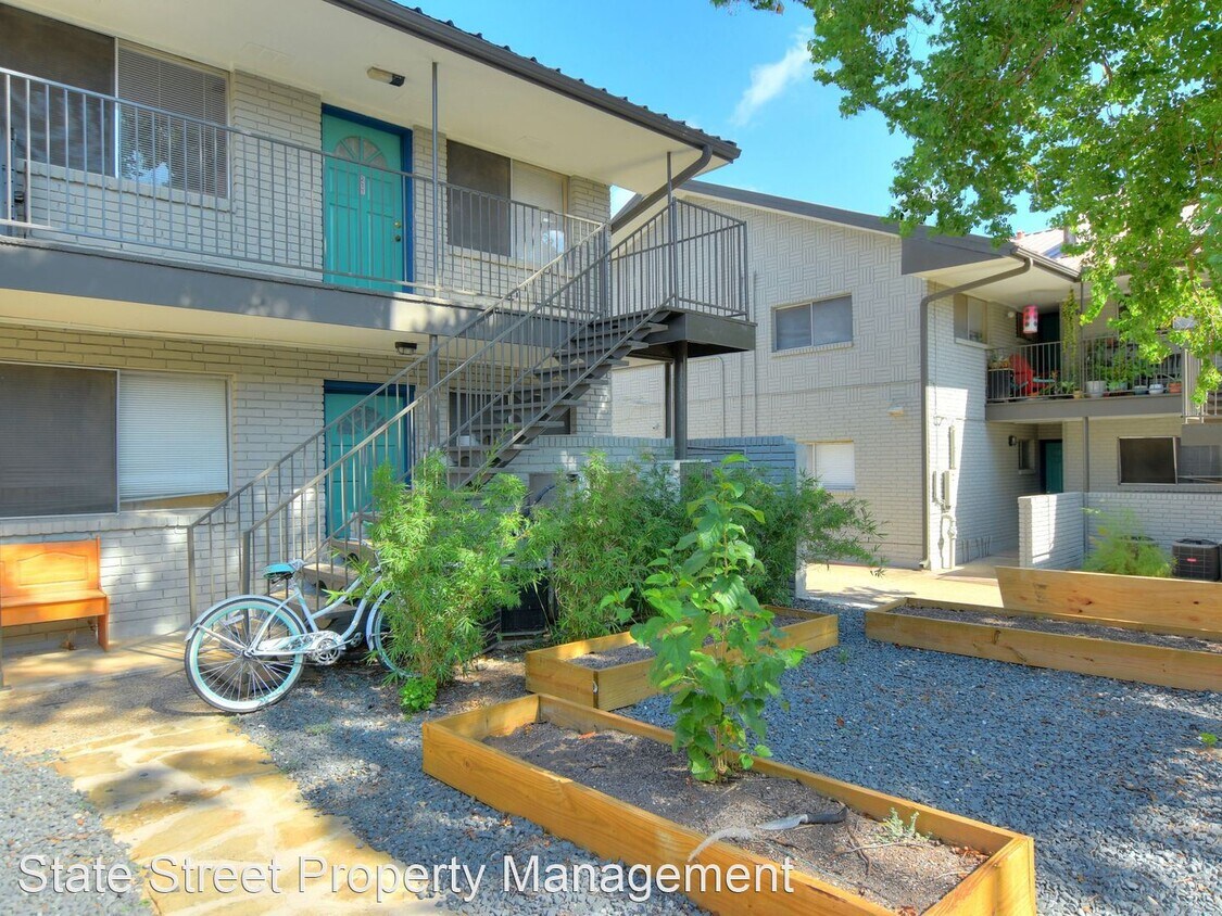 Primary Photo - 1315 Norwalk Ln