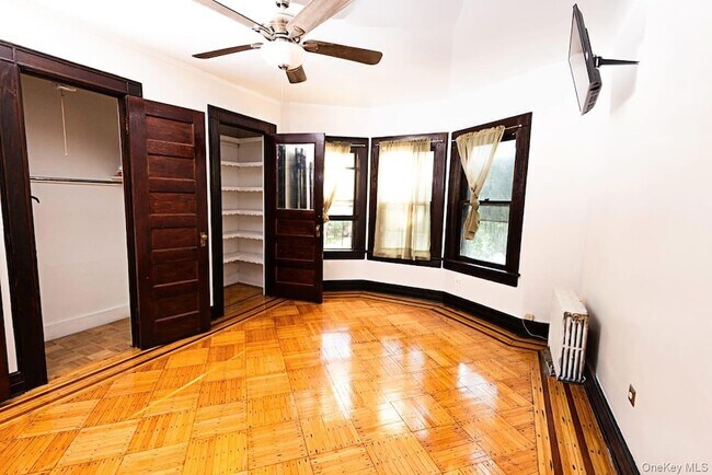 Foto del edificio - 769 E 19th St