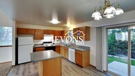 Foto principal - Cozy 3-Bedroom home with convenient highwa...