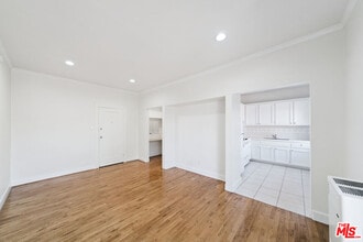 Building Photo - 1267 Vin Scully Ave Building Photo - 1267 Vin Scully Ave