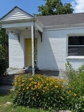 Building Photo - 1009 Broadmoor Dr