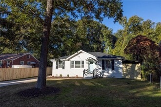 Building Photo - 2071 Miriam Ln