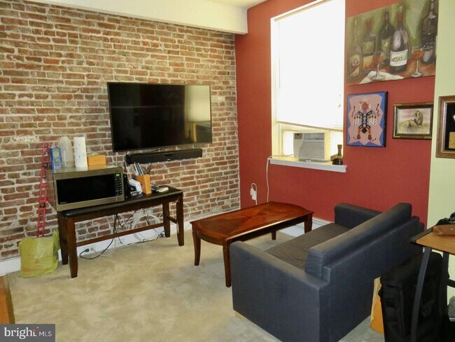 Foto del edificio - 330 S Juniper St