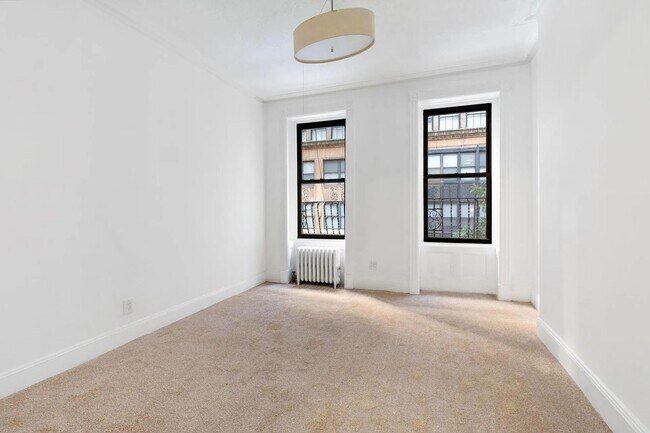 Building Photo - Charming 1-bedroom, 1-bathroom