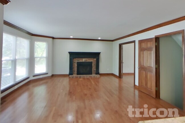 Foto del edificio - 1502 Rosewood Terrace Dr