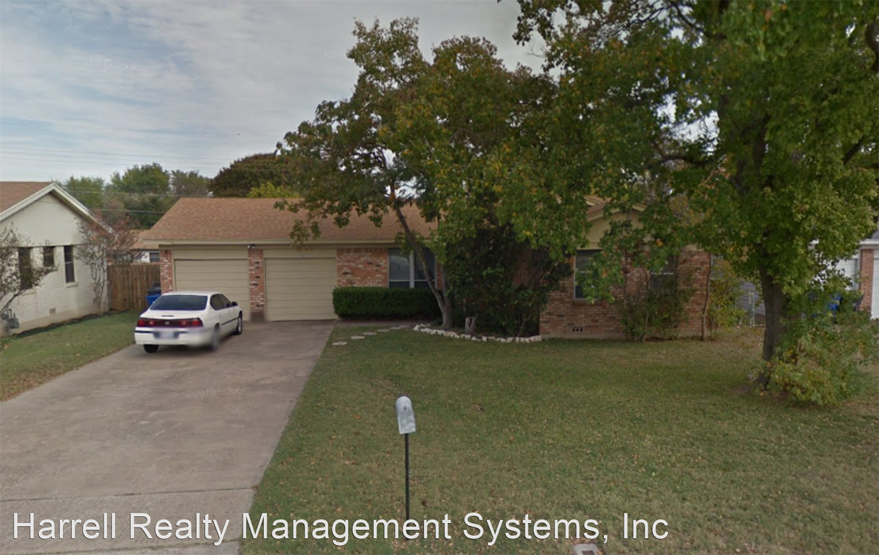 1837 Hilltop Dr, Waco, TX 76710 House Rental in Waco, TX