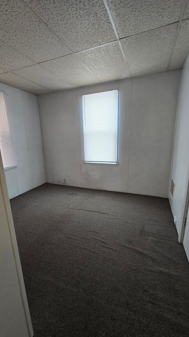 dormitorio - 626 W Pittsburgh St