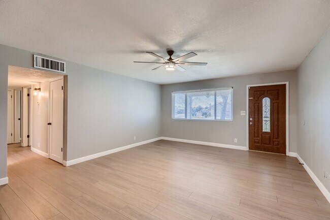 Building Photo - 13623 N 31St Drive