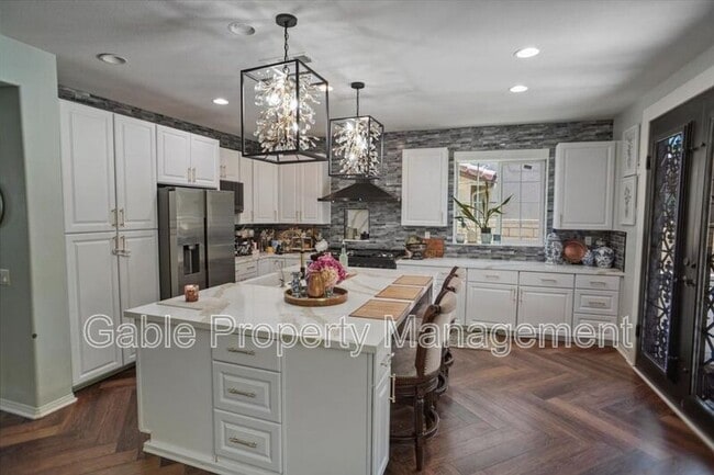 Foto del edificio - 19720 Ellis Henry Ave