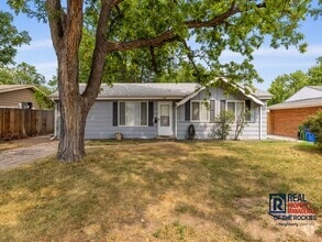 Building Photo - 1028 Castlerock Dr