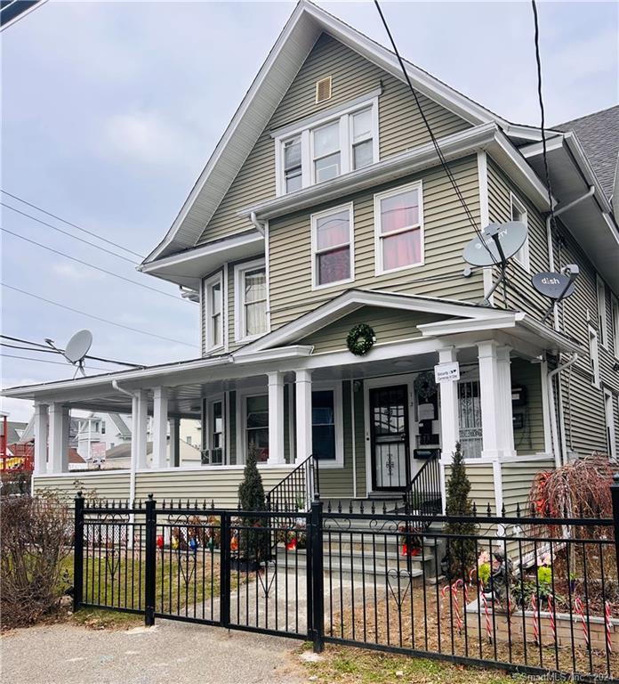 150 Whitney Ave Unit 3rd, Bridgeport, CT 06606 Room for Rent in