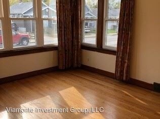 Building Photo - 3 br, 1 bath House - 220 156th Pl.