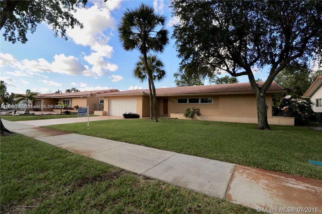 Primary Photo - 7423 Loch ness Dr