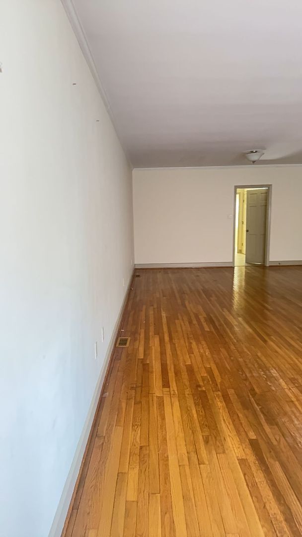 Foto del edificio - Location, Location!