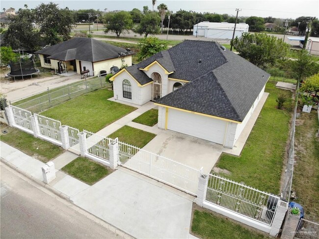 Building Photo - 2207 Paseo Encantado