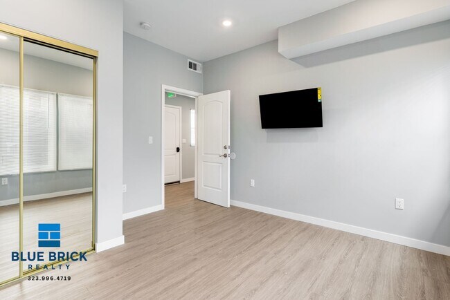 Foto del edificio - 1166 1/2 W 29th St-1166