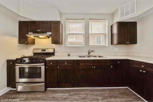 Foto del edificio - 7821 S Chappel Ave