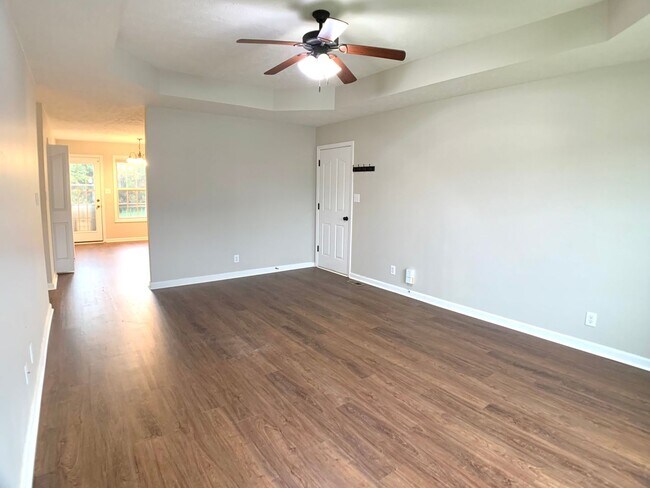 Foto del edificio - 685 Foxfield Dr