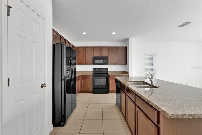 Building Photo - 457 Ogelthorpe Dr