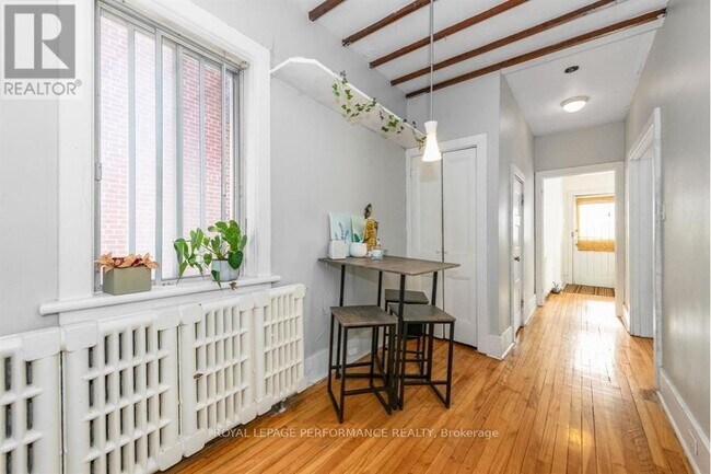 Photo du bâtiment - 721 Cooper St